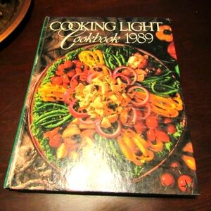 🥧🥣🍮 Vintage "Cooking Light Cookbook 1989" - HC